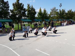 Prireditev so z nastopom odprli plesalci kluba KUŠ NI ME.